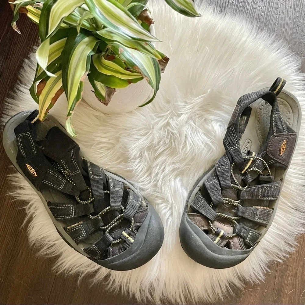 Keen waterproof sandals Newport hiking sandals Black